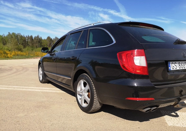 Skoda Superb cena 32400 przebieg: 274344, rok produkcji 2010 z Słupsk małe 667